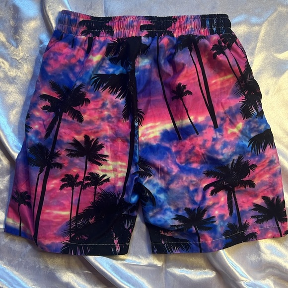 BOYS TROPICAL PRINT SWIM TRUNKS - Picture 4 of 7